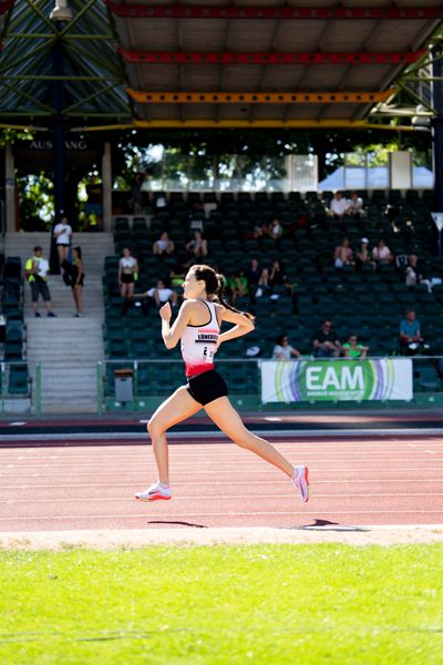 Lara Predki (Lueneburger SV) ueber 1500m am 02.07.2022 waehrend den NLV+BLV Leichtathletik-Landesmeisterschaften im Jahnstadion in Goettingen (Tag 1)